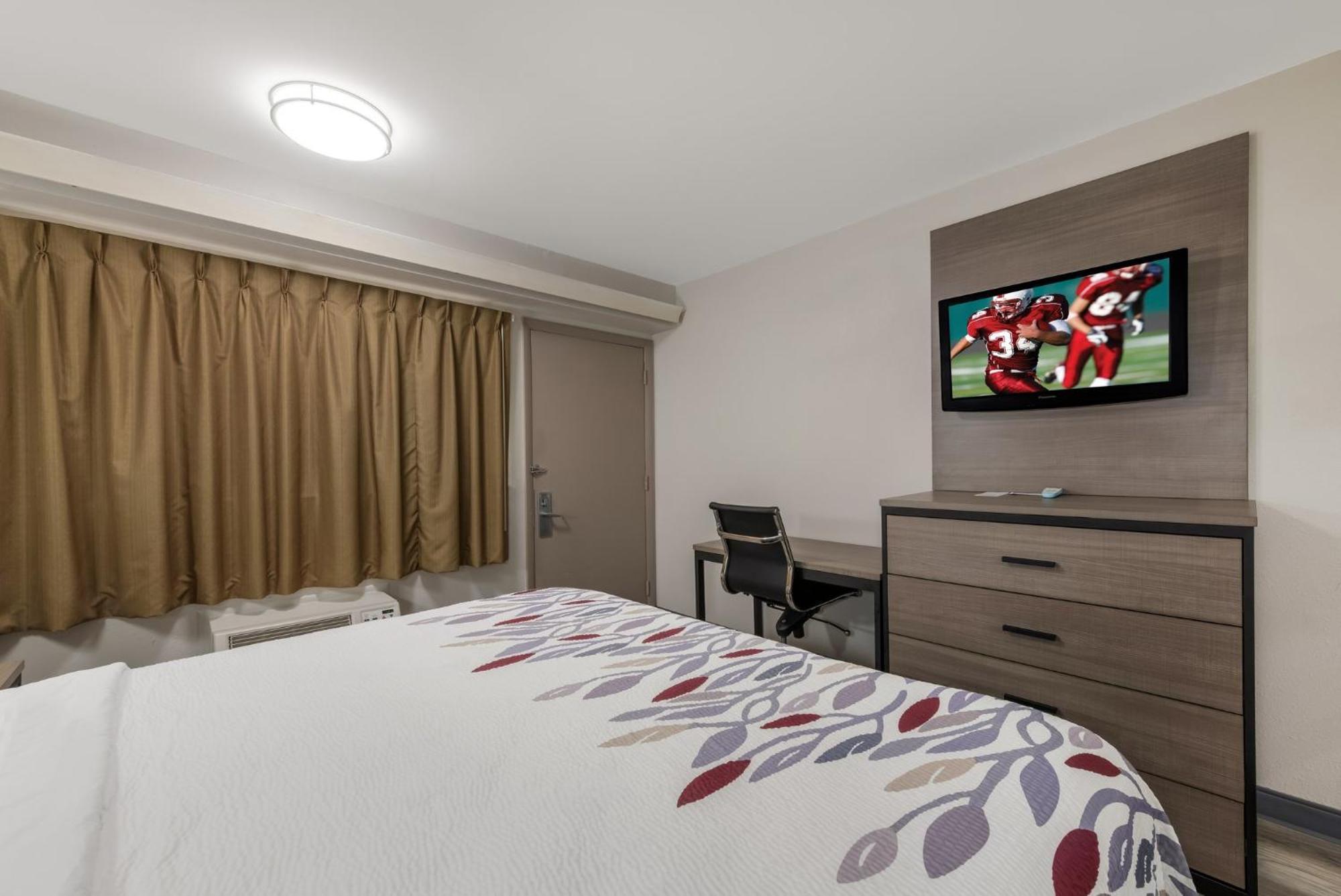 Red Roof Inn Гікорі Екстер'єр фото