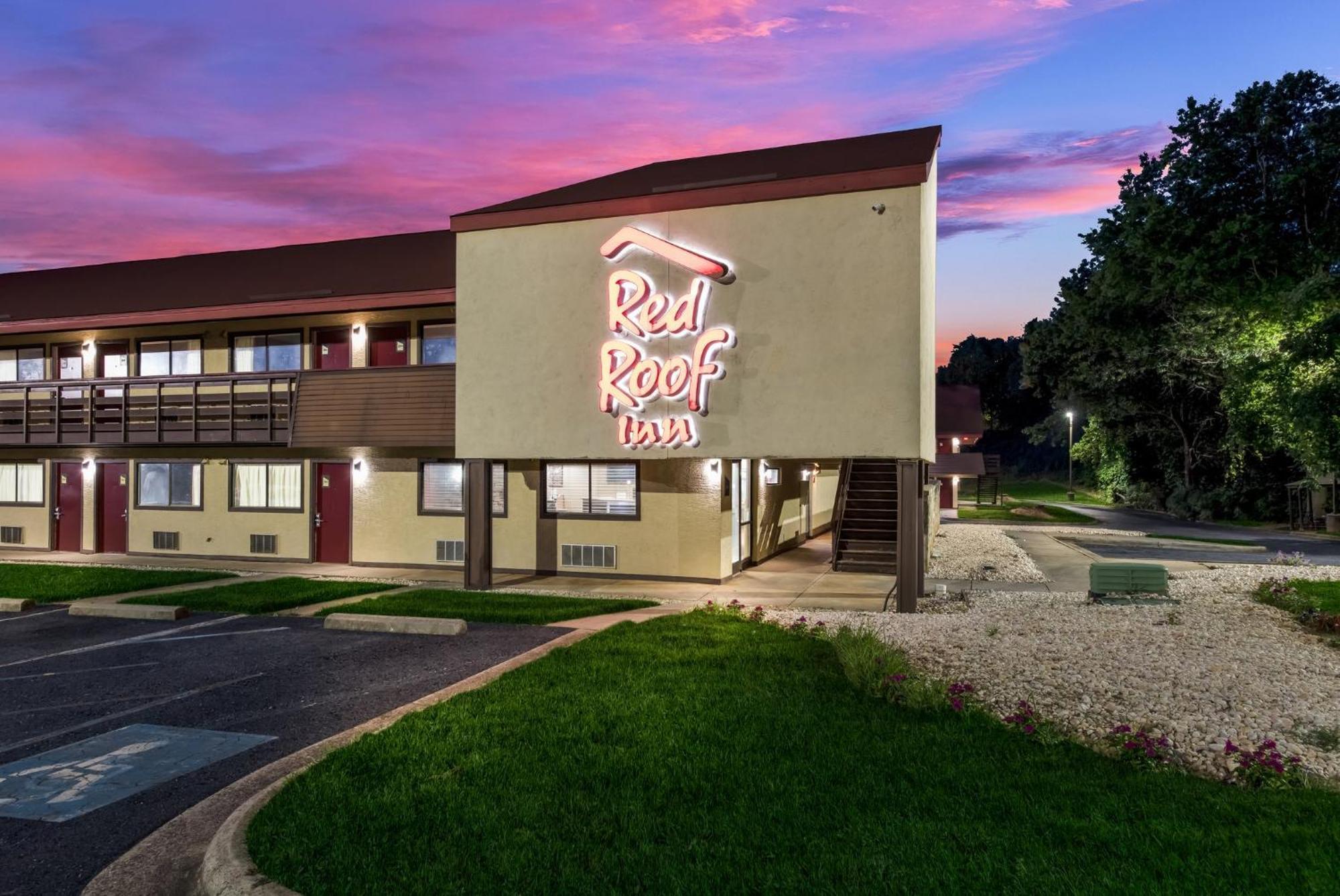 Red Roof Inn Гікорі Екстер'єр фото