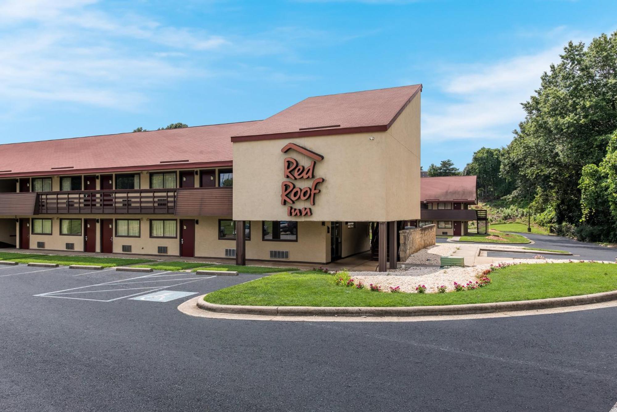 Red Roof Inn Гікорі Екстер'єр фото