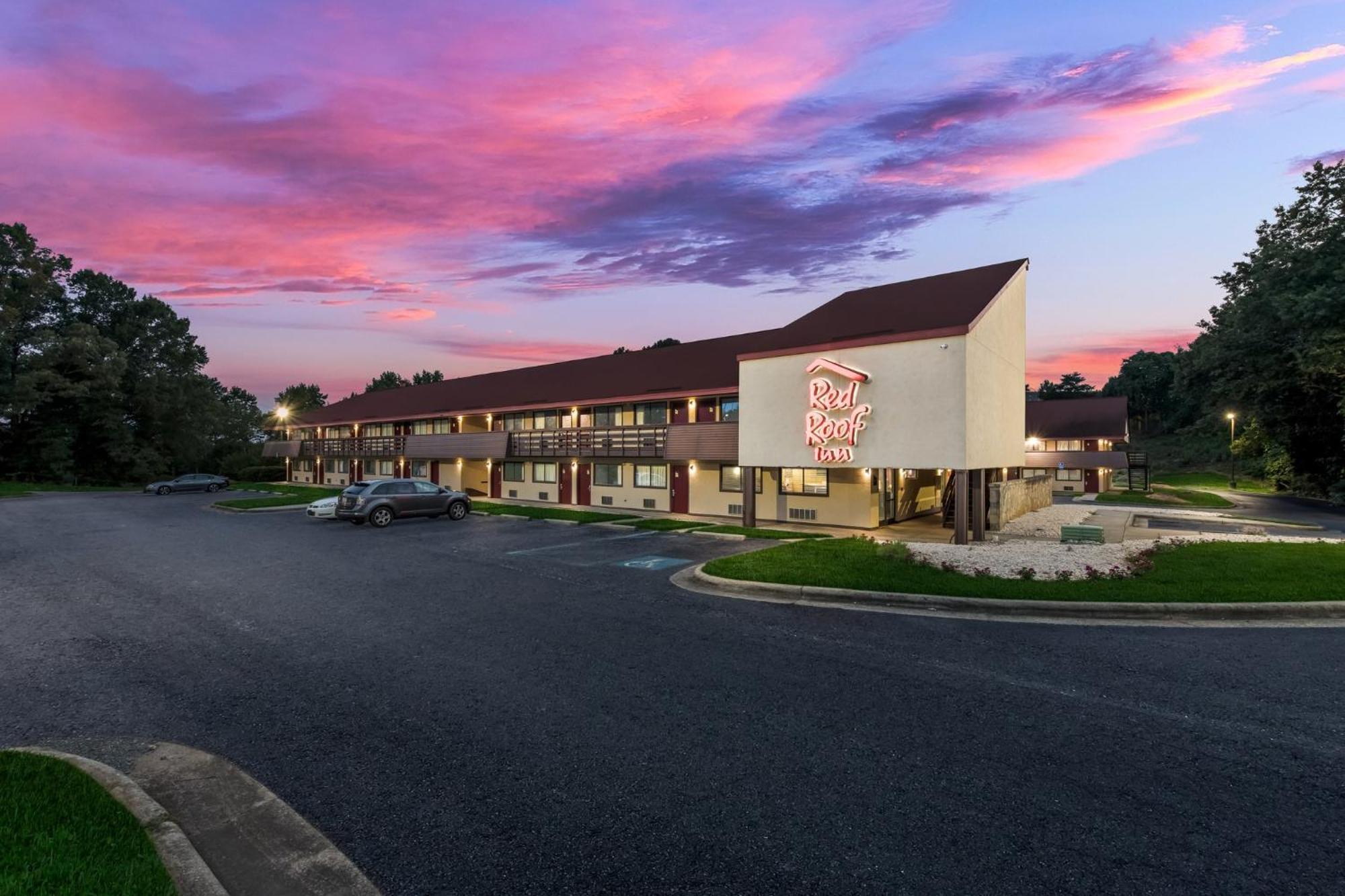 Red Roof Inn Гікорі Екстер'єр фото