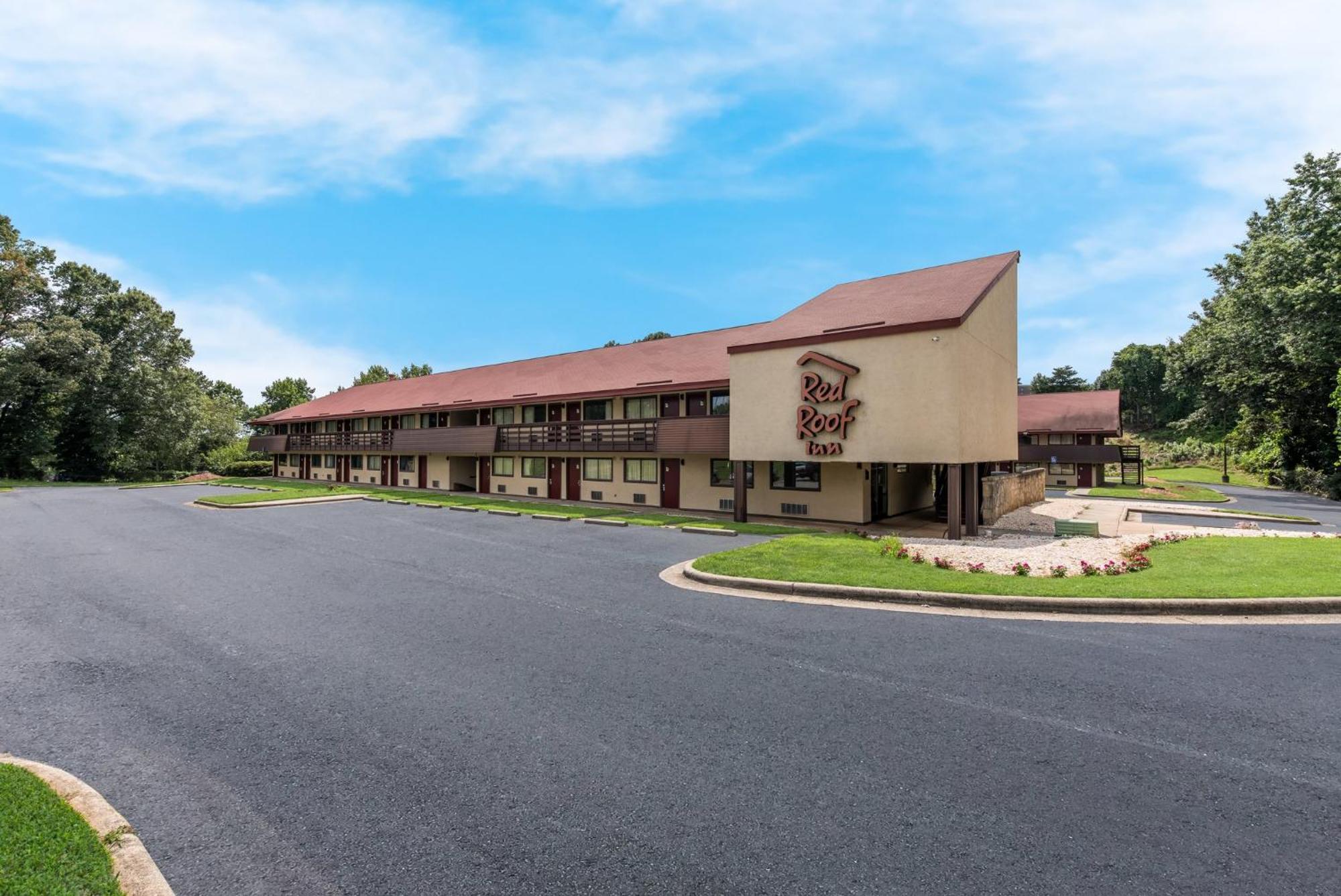 Red Roof Inn Гікорі Екстер'єр фото